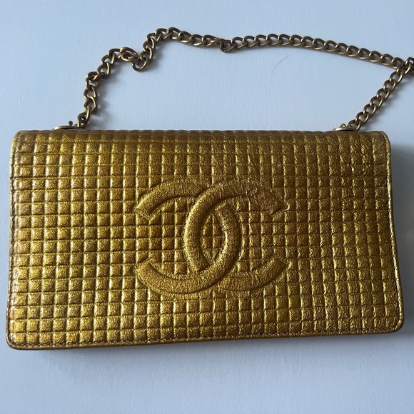 Chanel vintage wallet on chain - Picture 2 of 5
